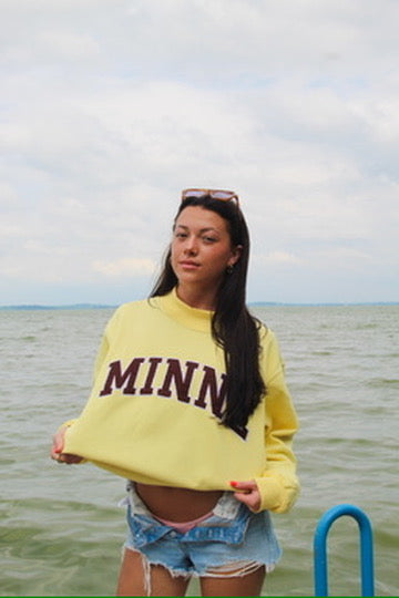 Yellow Minne Mockneck