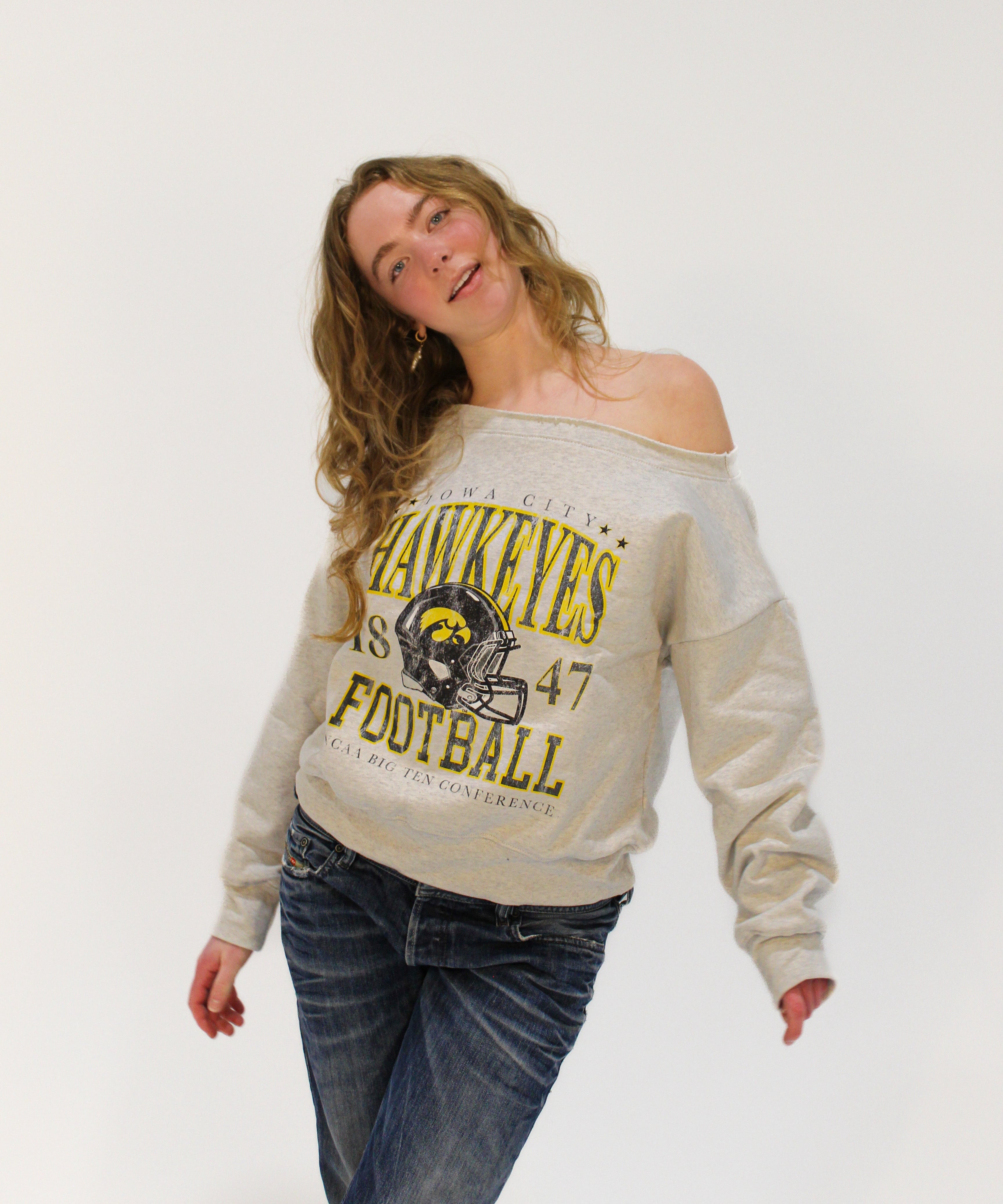 HAWKEYES_OFF_SHOULDER_6.jpg